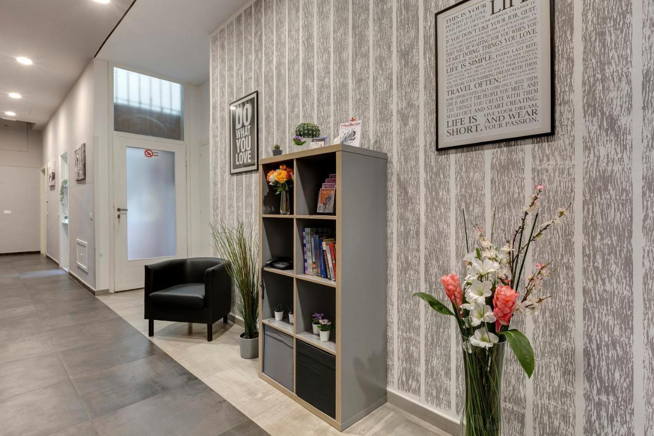 Al Consolato - Guest House Firenze Bagian luar foto